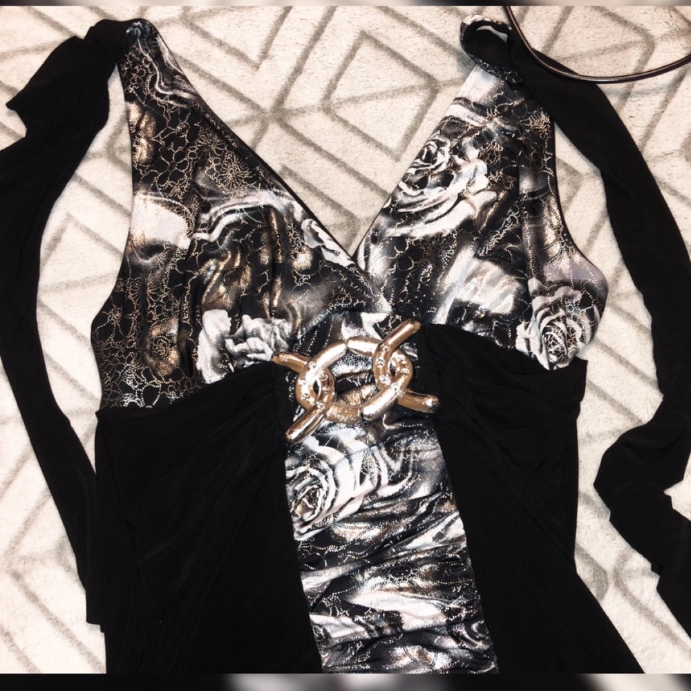 SEXY/HOT TOP. Sleeveless. Perfect for a night out